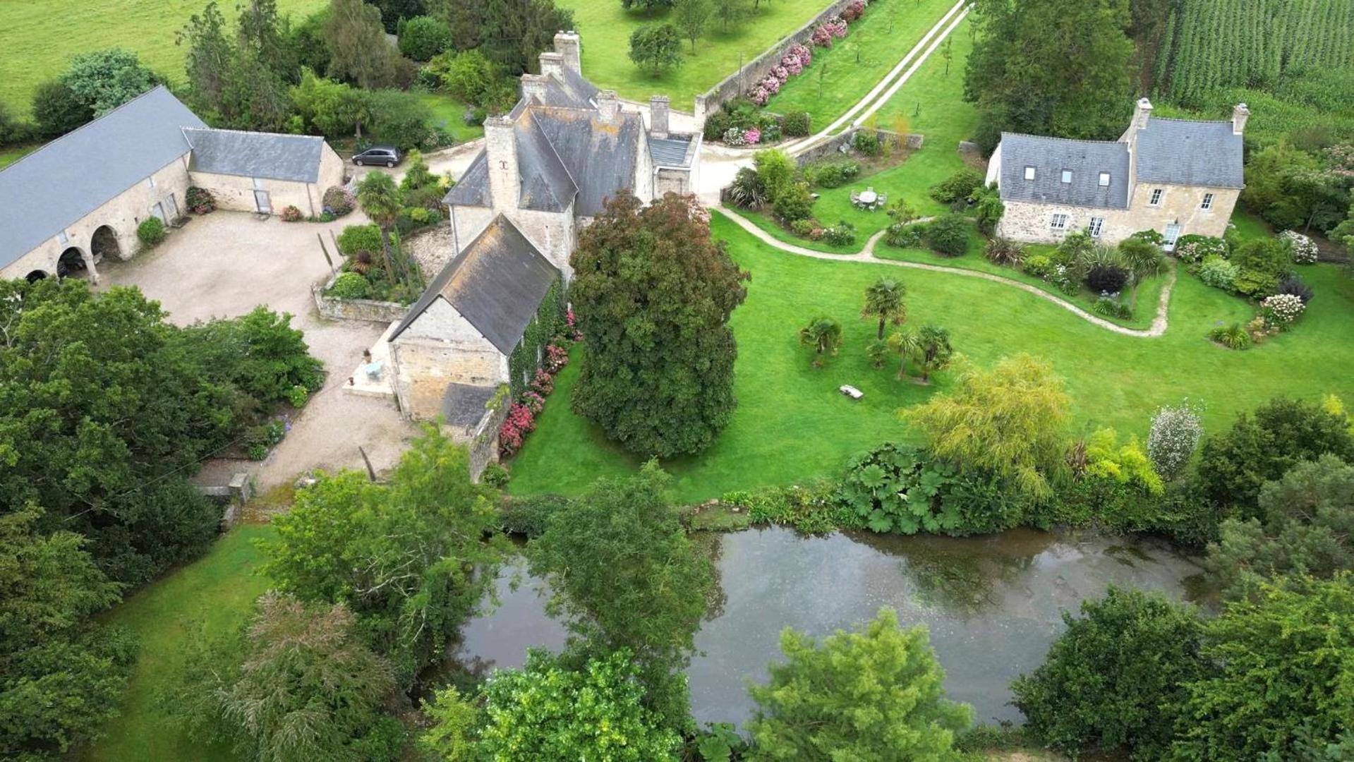 Du Manoir De Savigny * Valognes